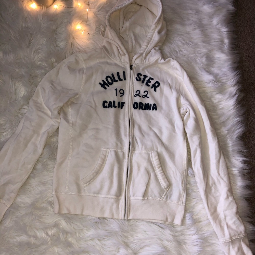 🤍HOLLISTER CO zip-up hoodie L (fits like M)🤍